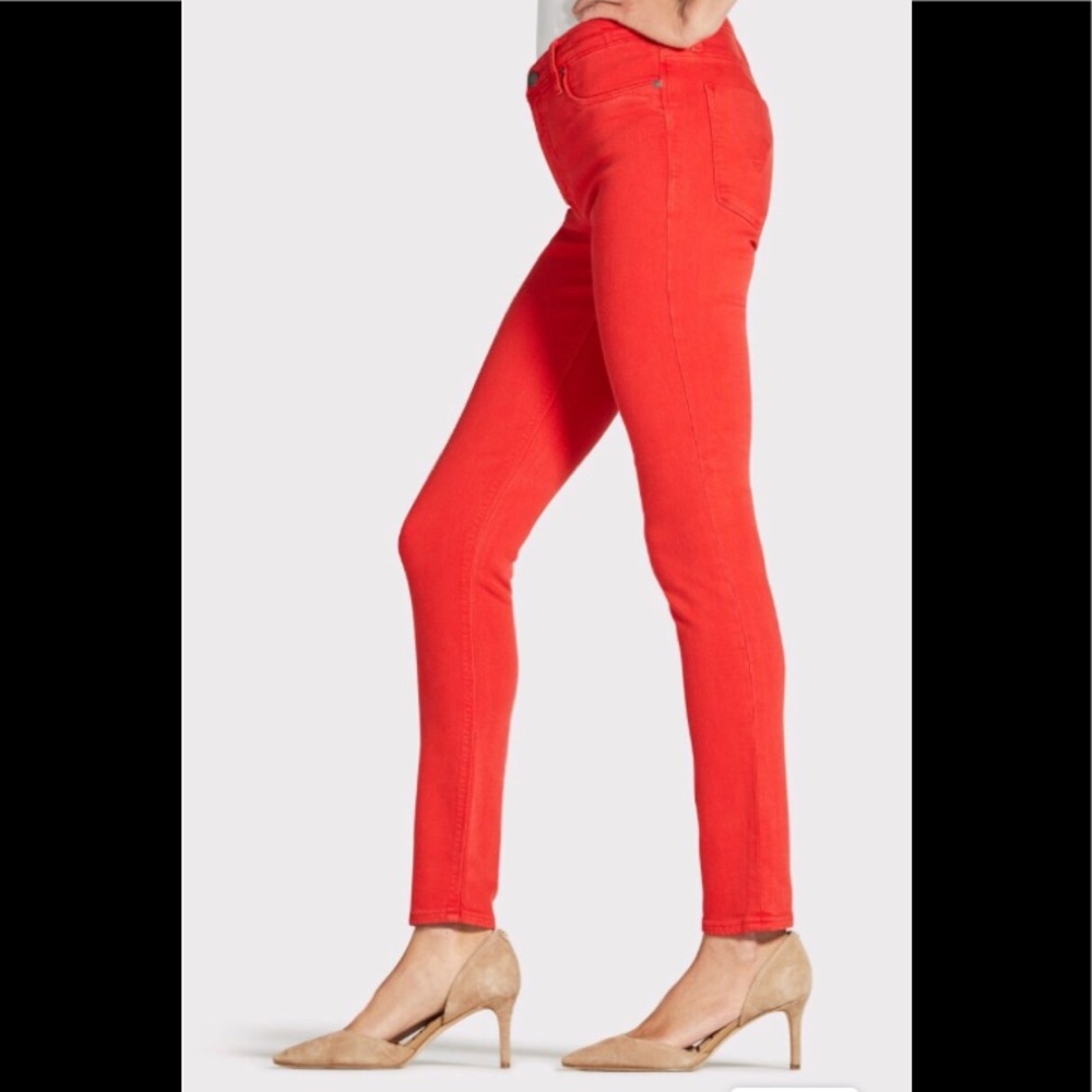 Sold-   Hudson Nico super skinny SZ 27